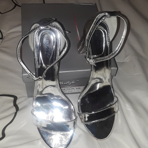 Shoes - Picture 3 of 5